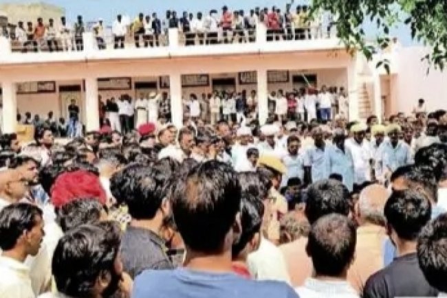 जावाल में जुटे 22 गांवों के लोग, 12 मांगों पर अड़े