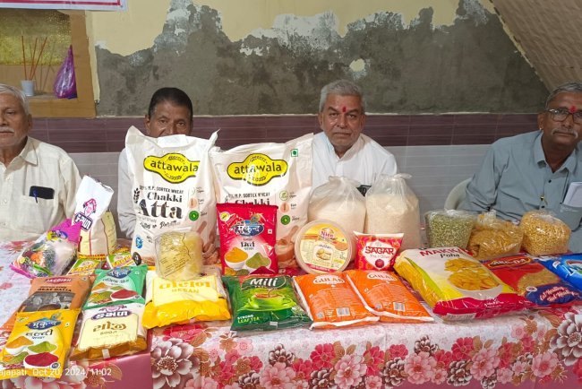 राजस्थान मारू प्रजापति सेवा समिति अहमदाबाद द्वारा जरूरतमंद परिवारों में निशुल्क राशन सामग्री वितरण