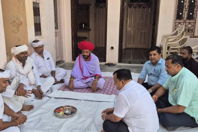 नवारा और वराड़ा में राज्यमंत्री ओटाराम देवासी शौकसभाओं में उपस्थित रहे