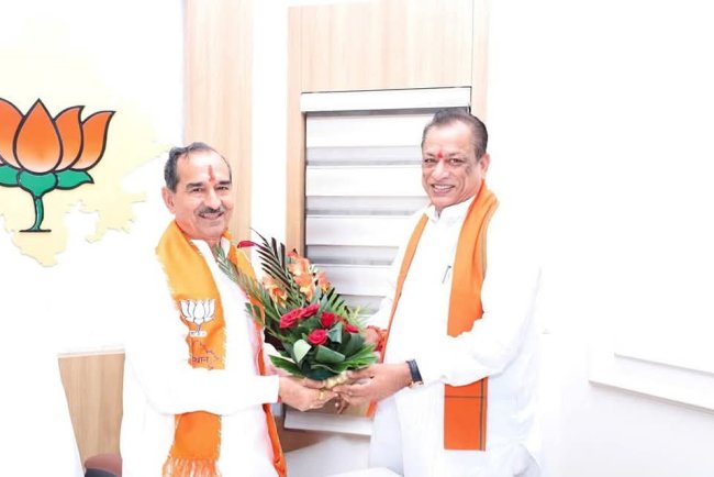 श्री मदन राठौड़ जी के भारतीय जनता पार्टी, राजस्थान के प्रदेश अध्यक्ष पद पर निर्विरोध निर्वाचन होने पर केबिनेट मंत्री श्री जोरारामजी कुमावत ने मुलाकात कर हार्दिक बधाई एवं शुभकामनाएं दीं